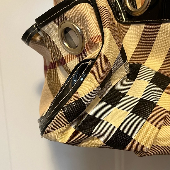 Authentic Burberry Purse - Picture 10 of 13